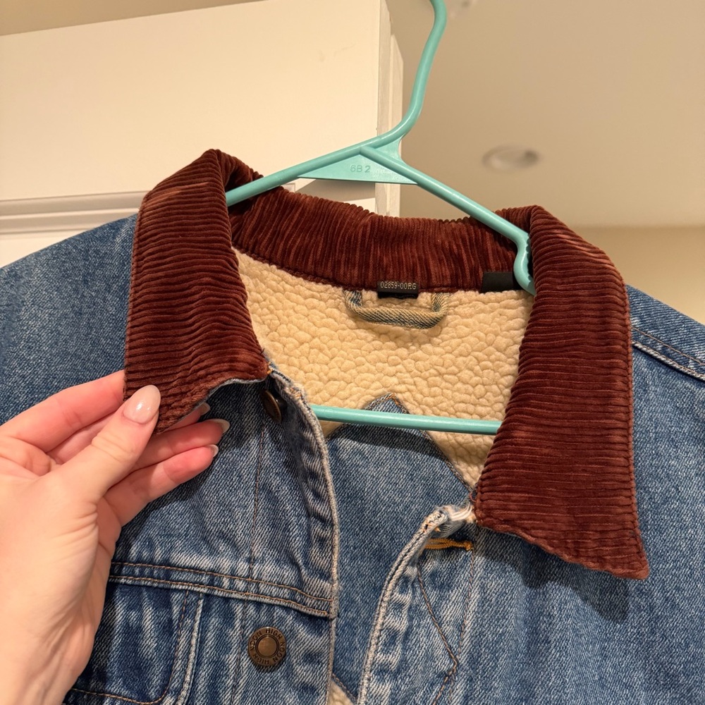 High Noon Vintage Denim Sherpa Lined Jacket with Corduroy Collar - Picture 3 of 9